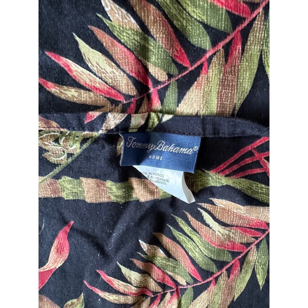 Tommy Bahama Home King Pillow Shams Jungle Drive Leaf Floral Black se of 2 EUC